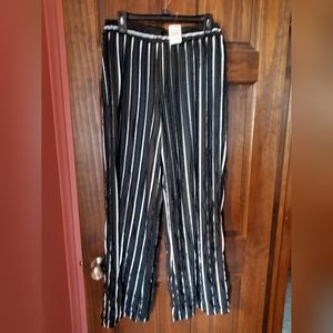 J/M Wide leg pants ruffle detail